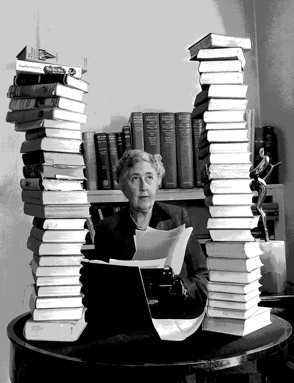 آگاتا کریستی (Agatha Christie) نویسنده انگلیسی رمان های پلیسی